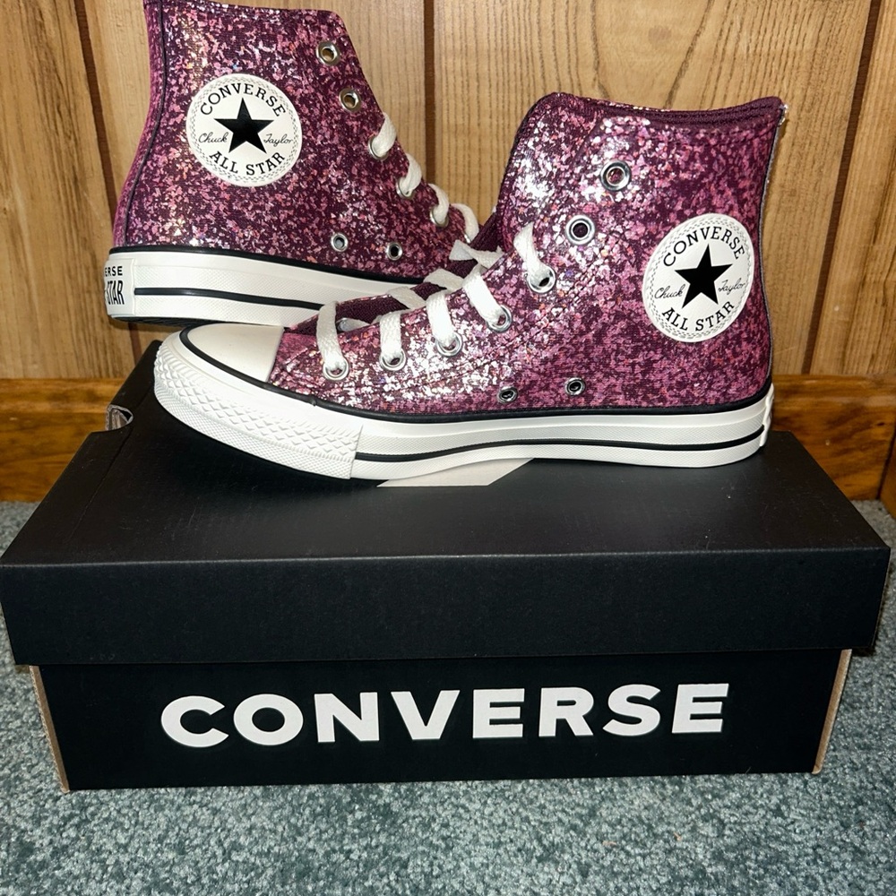 Brand new in box converse glitter sneakers